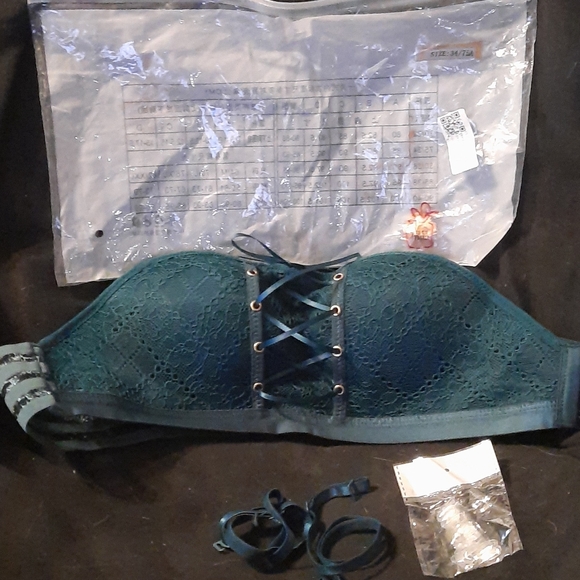 Multi-way push up lace bra - Picture 2 of 4